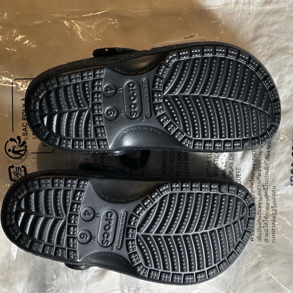 CROCS - Picture 8 of 16